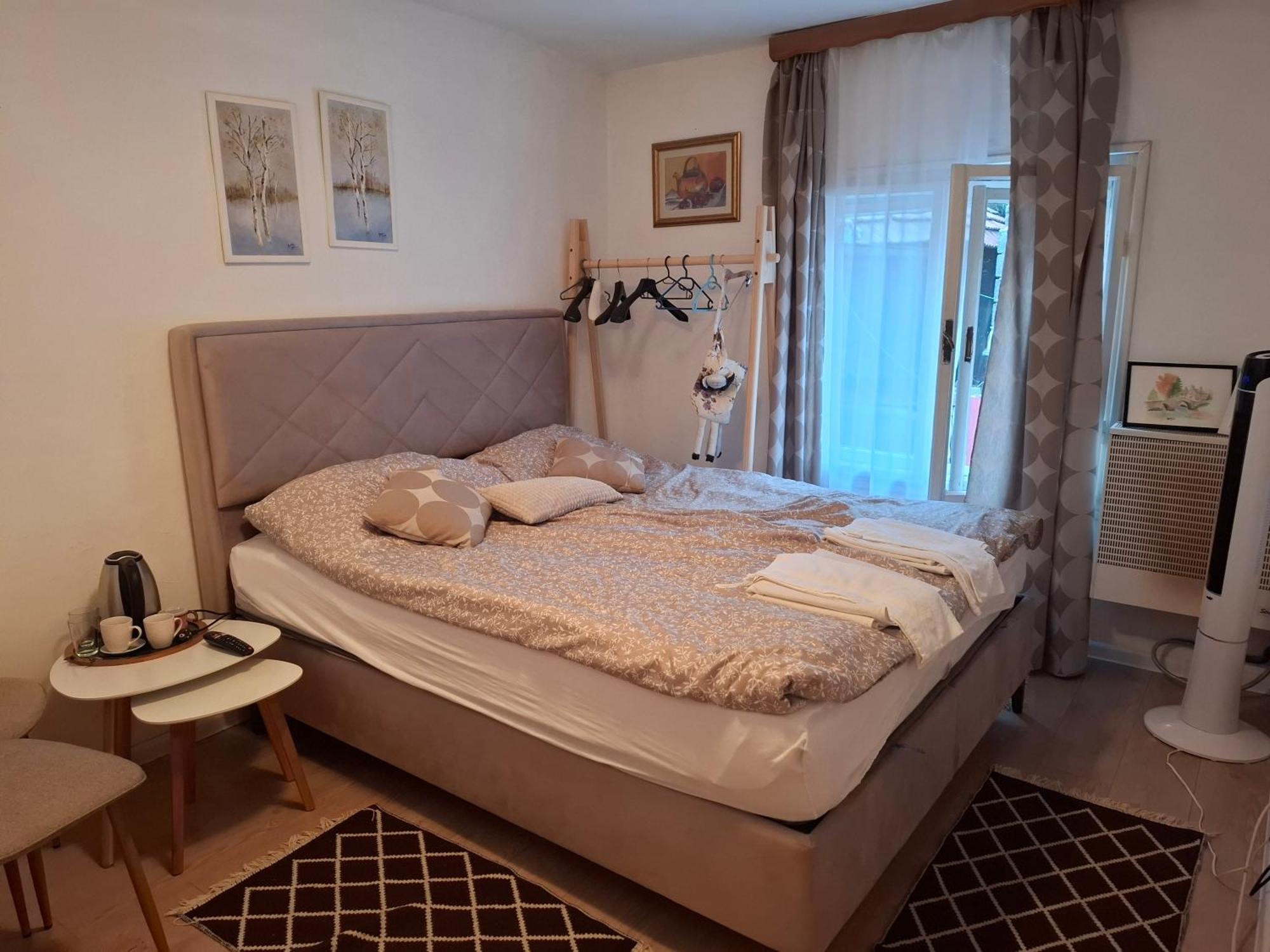 Guesthouse Unique Saraievo Quarto foto